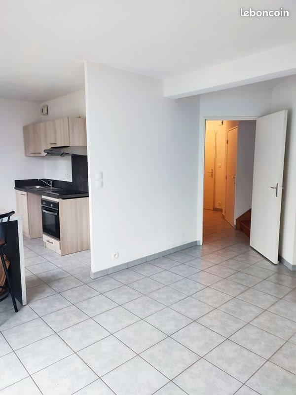 Maison à louer, 66m², Bégard