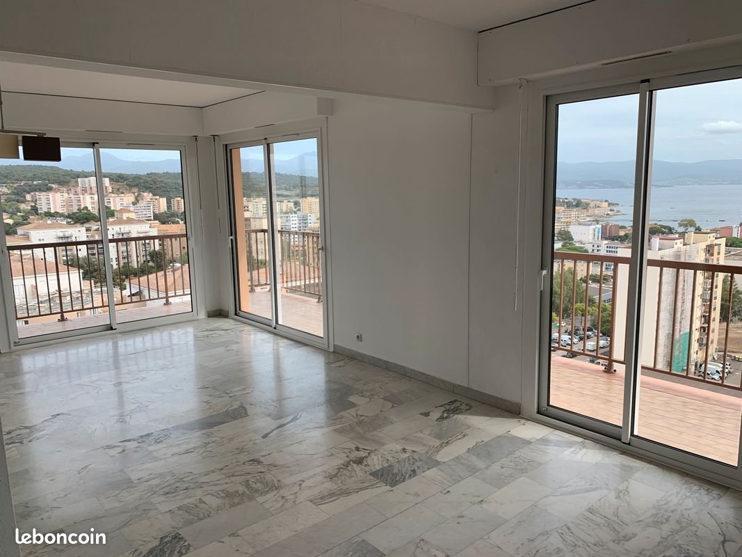 Appartement à louer, 92m², Ajaccio