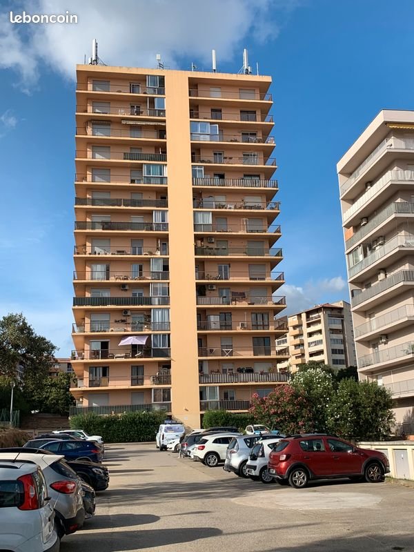 Appartement à louer, 92m², Ajaccio