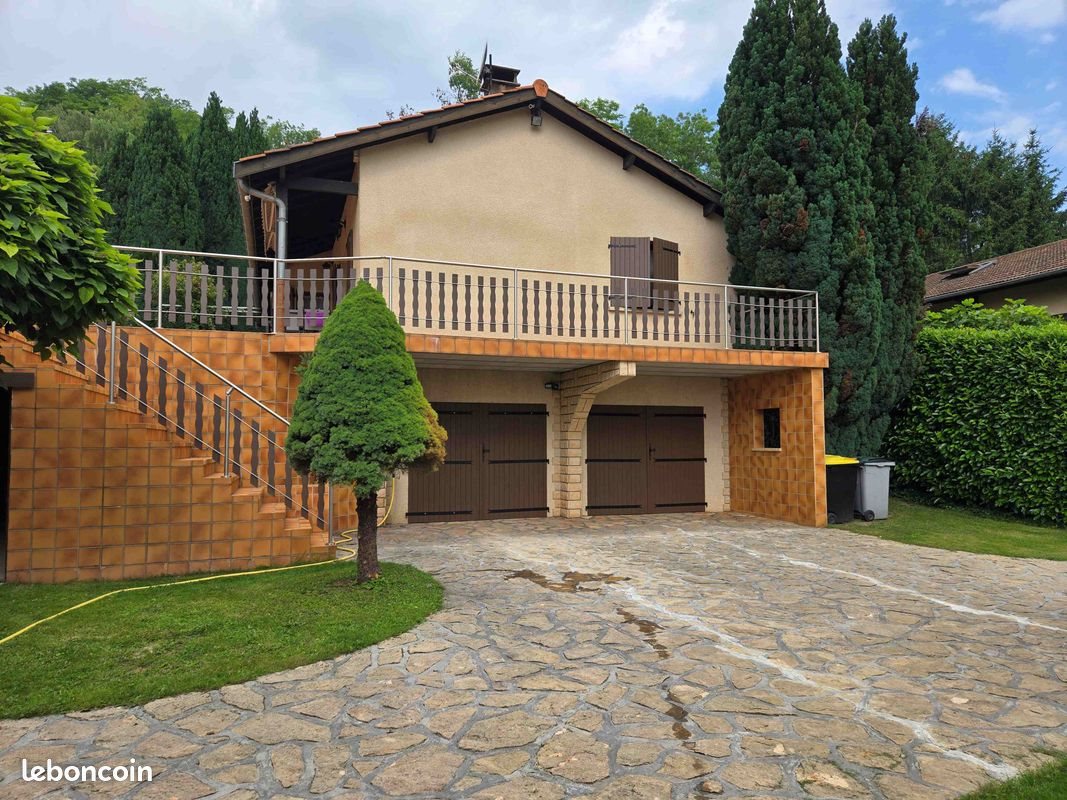 Maison à louer, 140m², Villieu-Loyes-Mollon