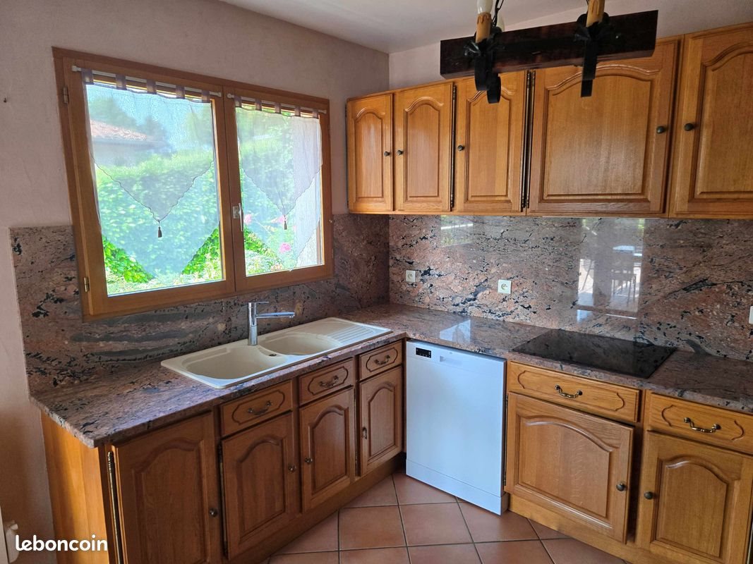 Maison à louer, 140m², Villieu-Loyes-Mollon
