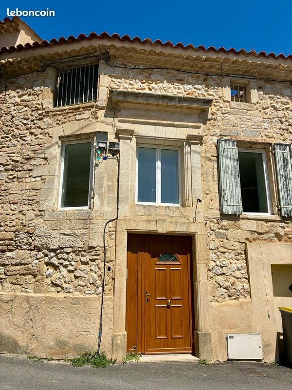 Appartement à louer, 64m², Estézargues
