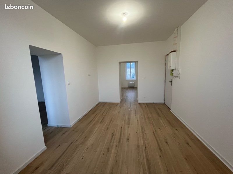Appartement à louer, 80m², Corbigny