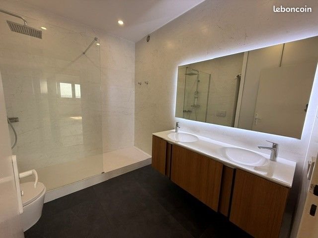 Appartement à louer, 160m², Courbevoie