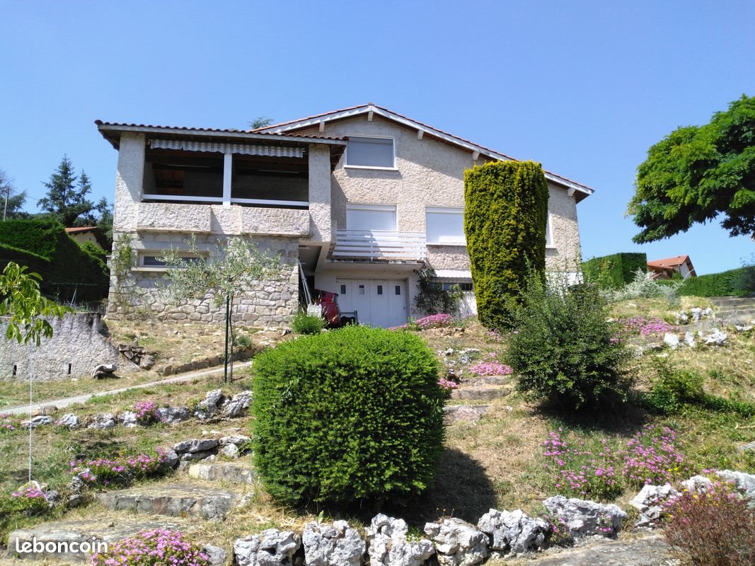Maison à vendre, 125m², Bourg-Argental