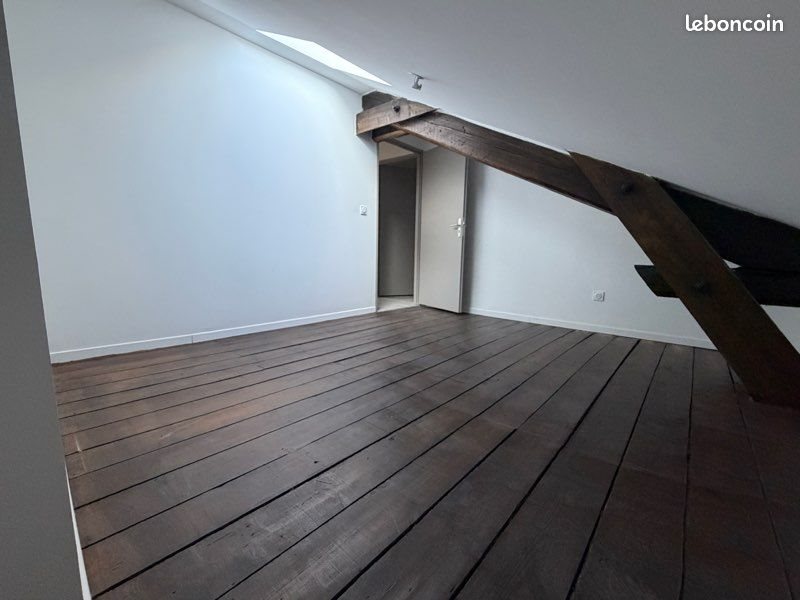 Appartement à louer, 27m², Thizy