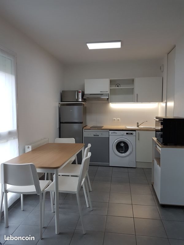 Appartement à louer, 392m², Ambarès-et-Lagrave