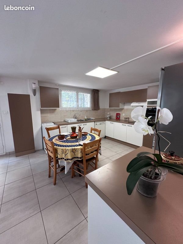 Appartement à louer, 55m², Marseille 8ème