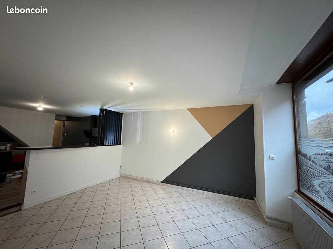 Appartement à louer, 110m², Poncin
