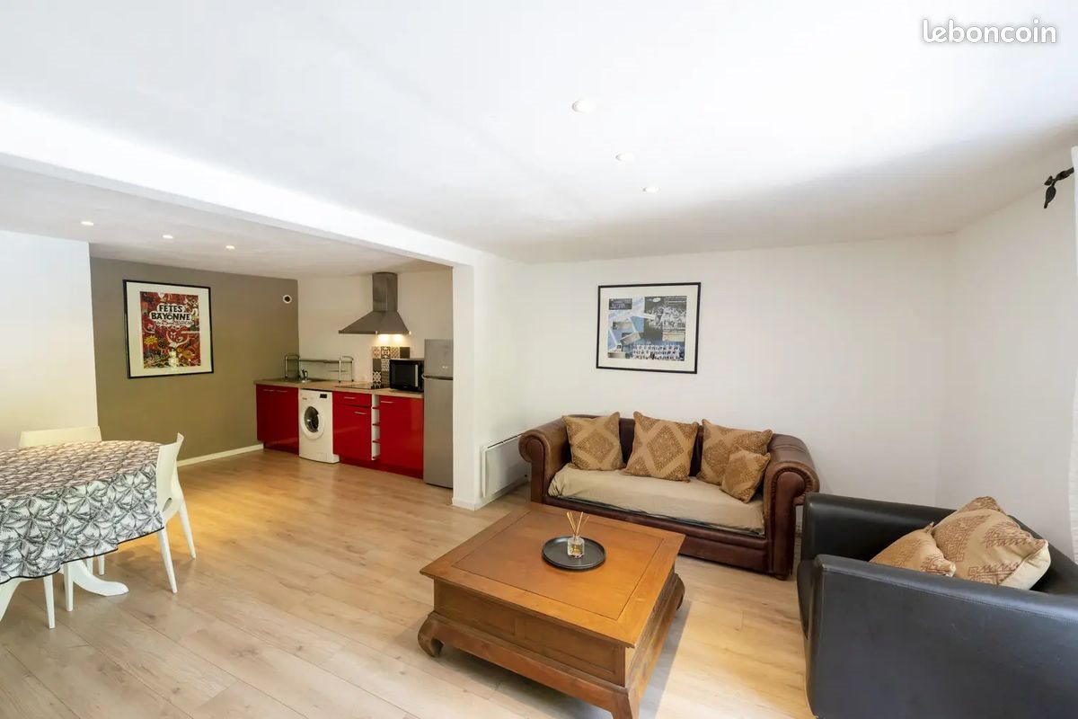 Appartement à louer, 70m², Urcuit