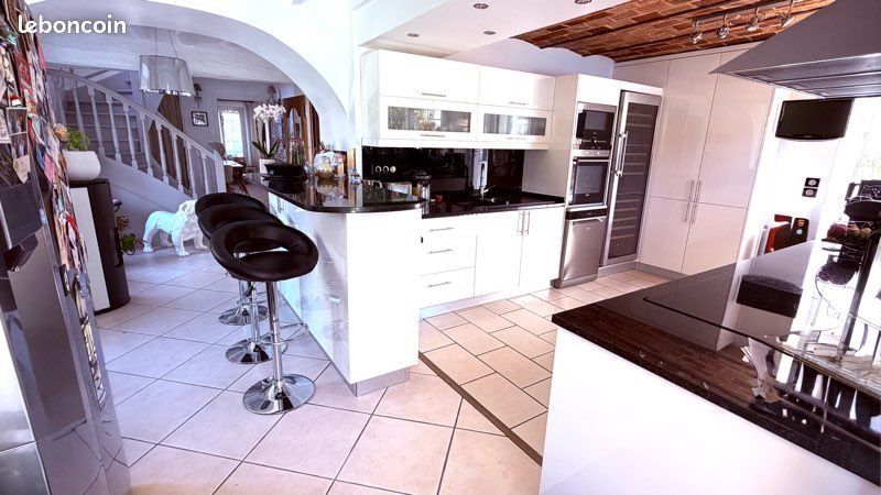 Maison à vendre, 220m², Pringy