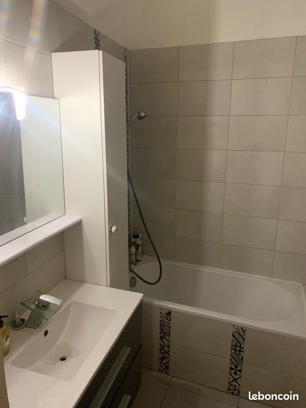 Appartement à louer, 45m², Marseille 8ème