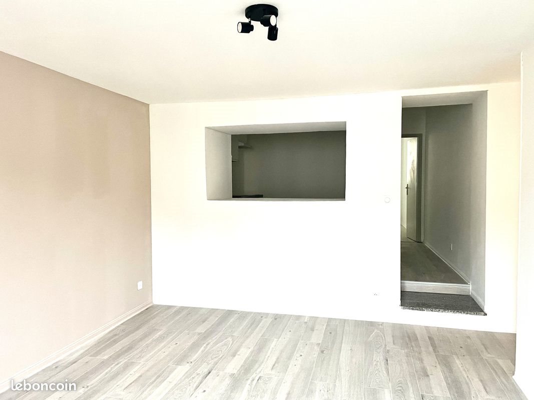Appartement à louer, 60m², Bourg-Saint-Andéol