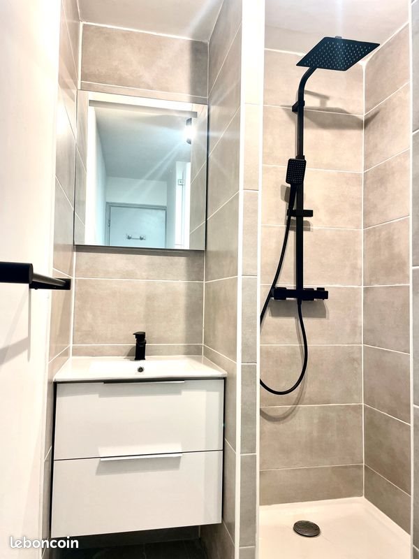 Appartement à louer, 60m², Bourg-Saint-Andéol