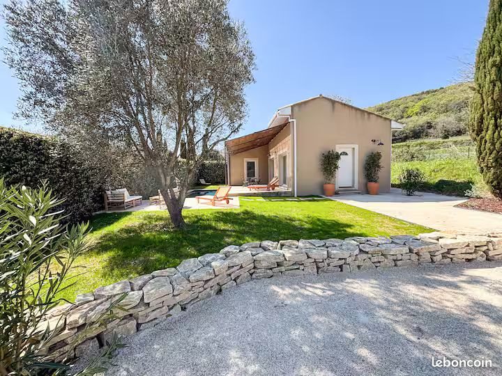 Maison à louer, 110m², Saint-Montan