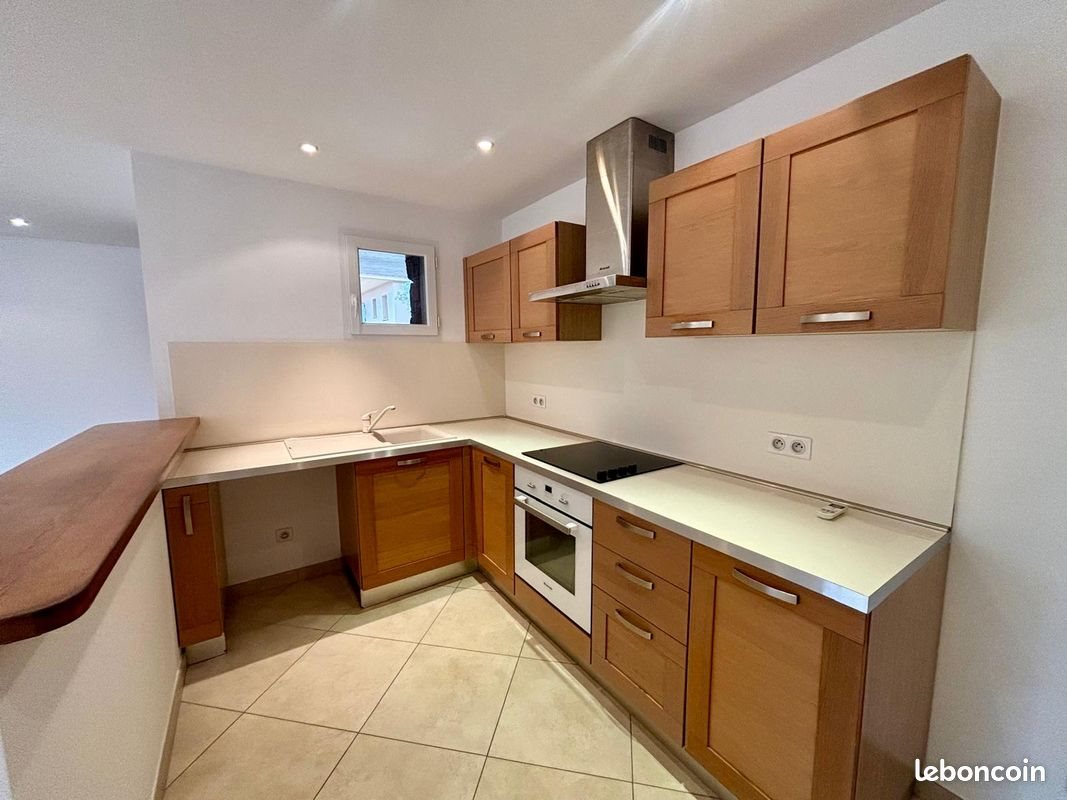Appartement à louer, 65m², Porto-Vecchio