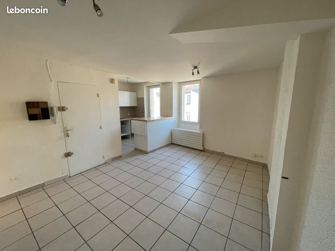 Appartement à louer, 42m², Marignane