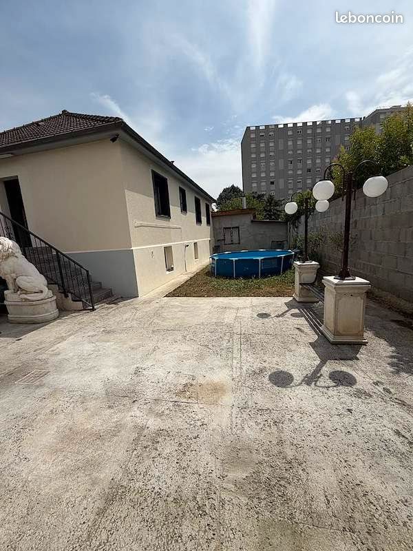 Maison à vendre, 200m², Vaulx-en-Velin