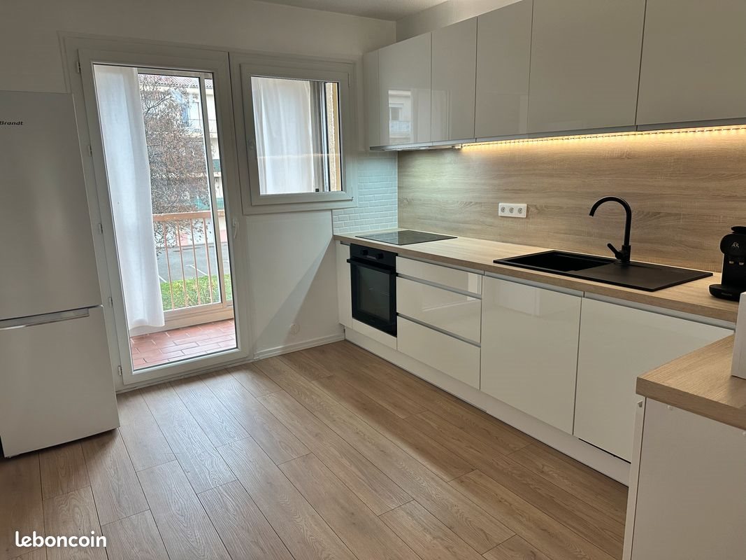 Appartement à louer, 64m², Trans-en-Provence