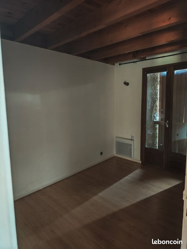 Appartement à louer, 84m², Saint-Martin-de-Queyrières