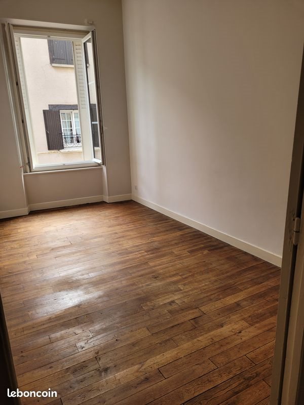 Appartement à louer, 63m², Solignac