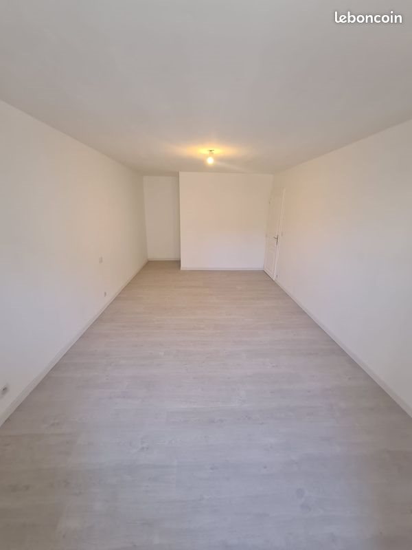 Maison à louer, 110m², Lezay