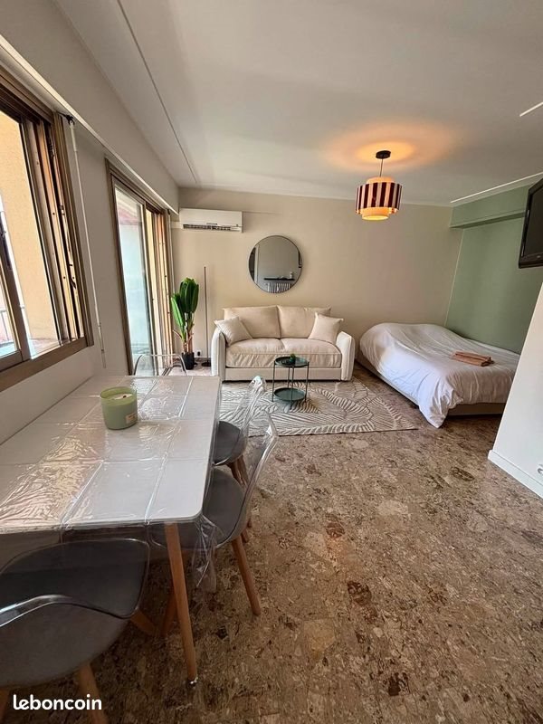 Appartement à louer, 29m², Antibes