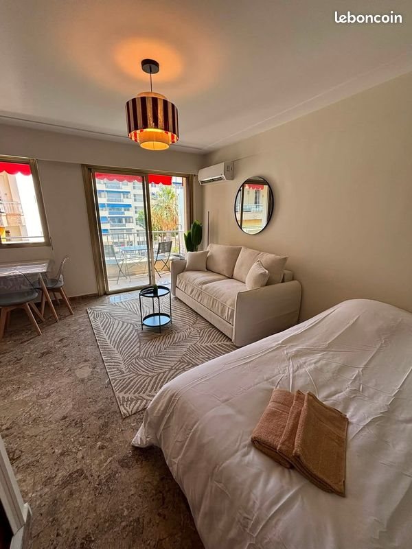 Appartement à louer, 29m², Antibes