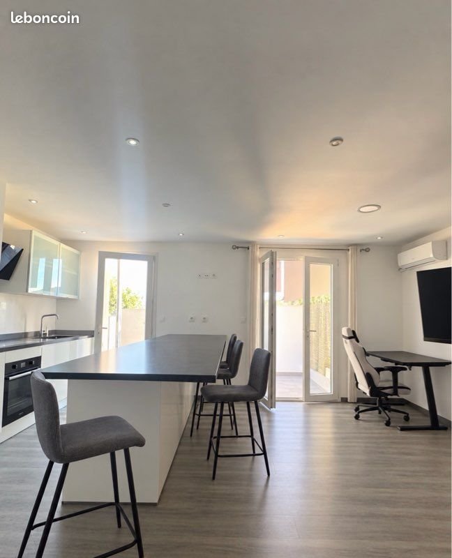 Appartement à louer, 53m², Marseille 8ème