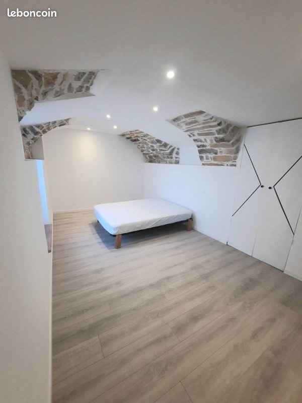 Appartement à louer, 40m², Saint-Georges-de-Luzençon