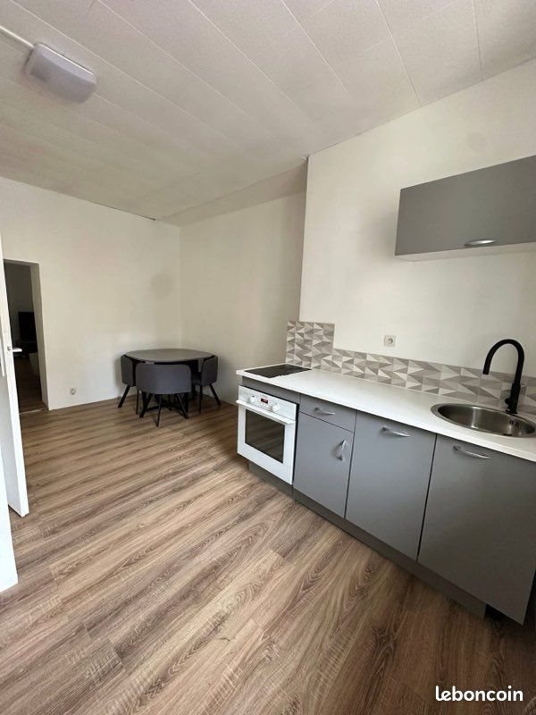 Appartement à louer, 45m², Aubenas