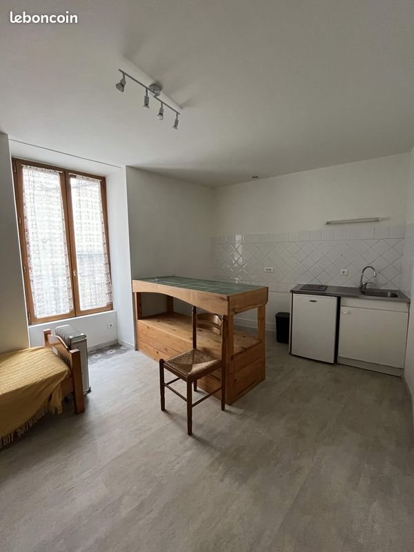 Appartement à louer, 24m², Aubenas