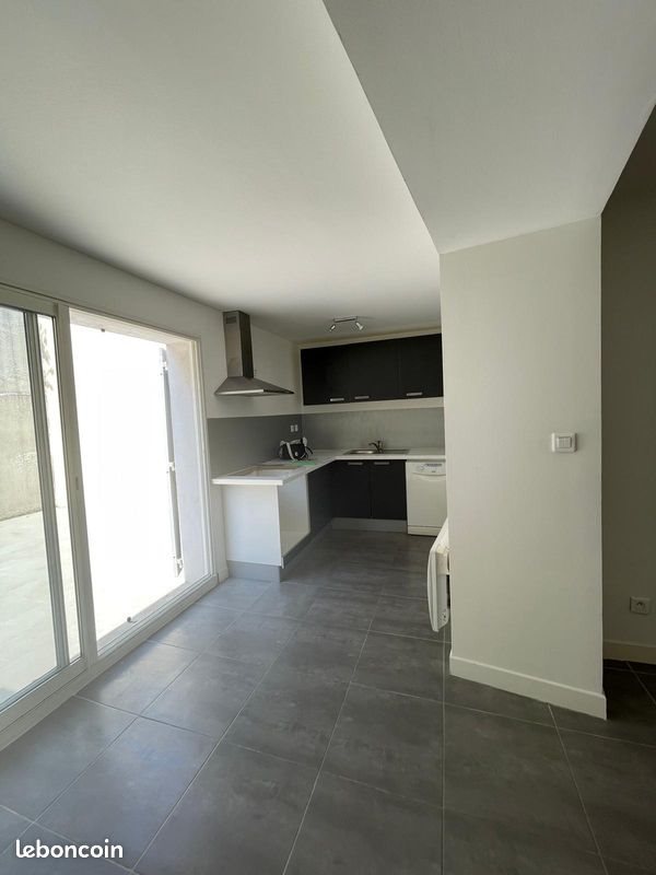 Appartement à louer, 75m², La Roque-d'Anthéron