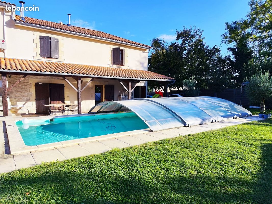 Maison à louer, 206m², Saint-Maigrin