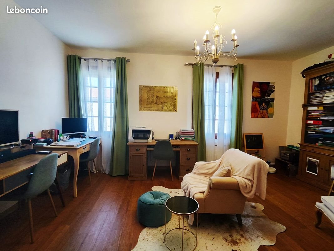 Maison à louer, 206m², Saint-Maigrin
