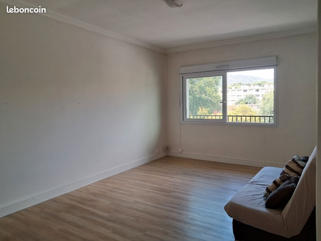Appartement à louer, 70m², Aubagne