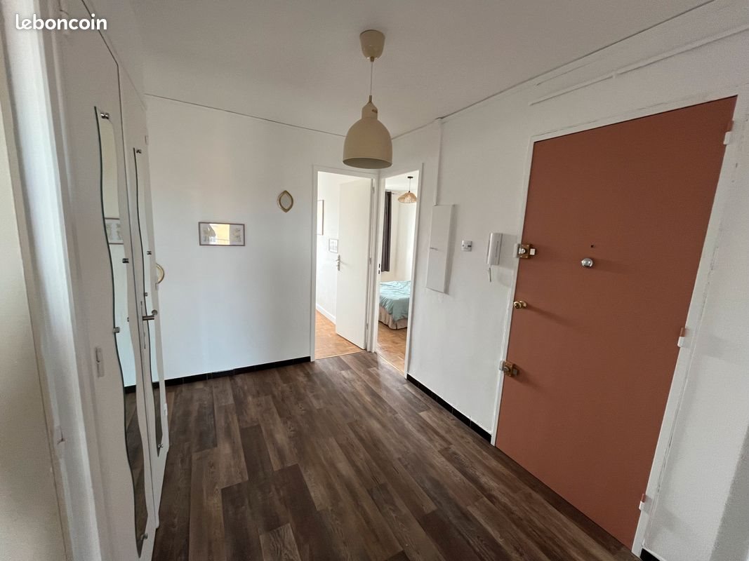 Appartement à louer, 67m², Bron