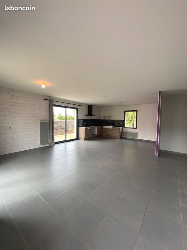 Maison à louer, 75m², Magné