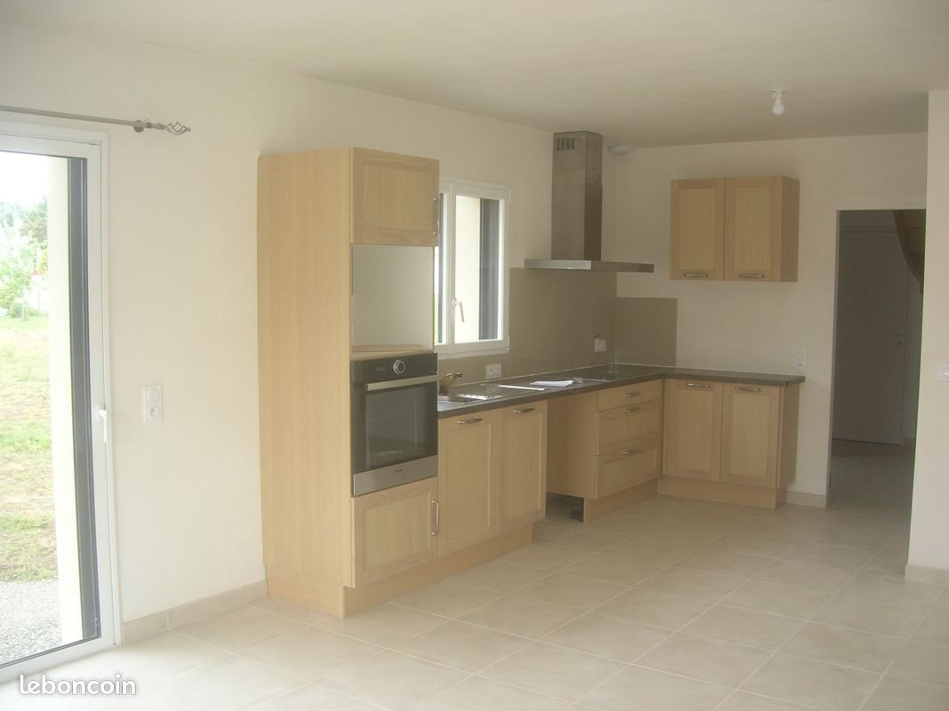 Maison à louer, 134m², Plomelin