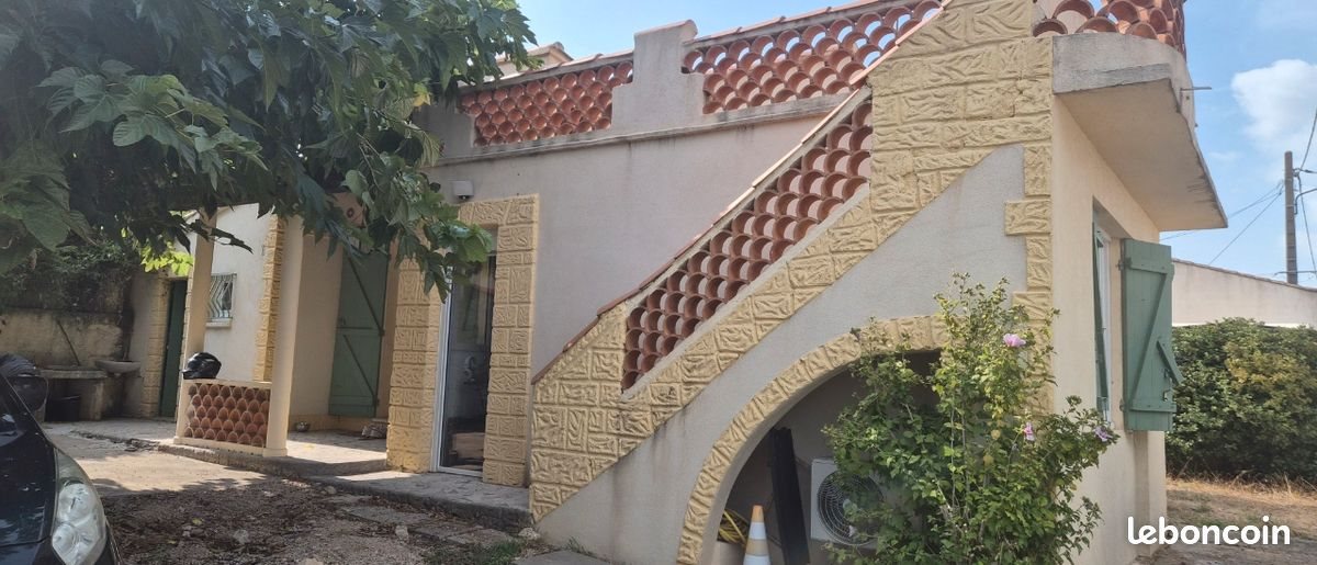Maison à louer, 60m², Saint-Mitre-les-Remparts