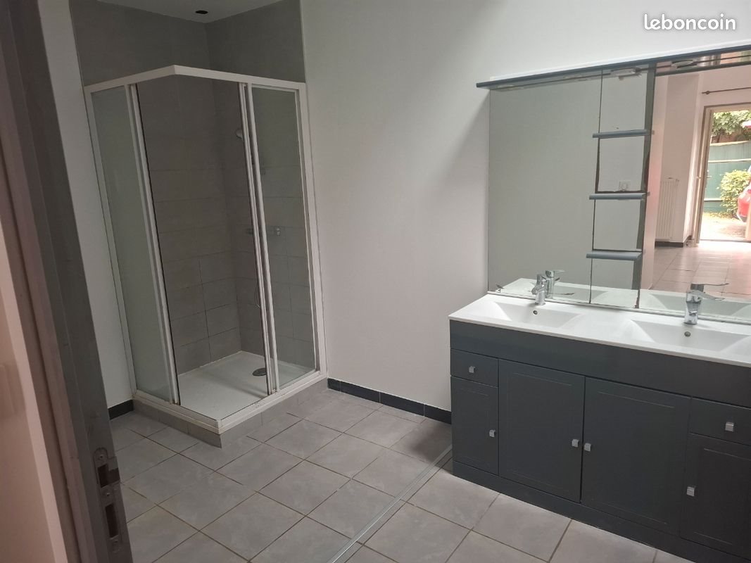 Appartement à louer, 90m², Châlus