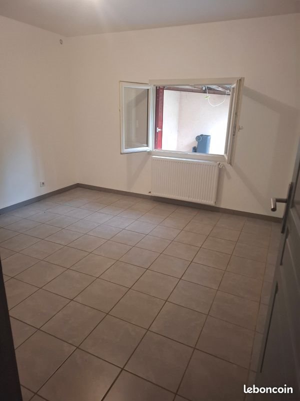 Appartement à louer, 90m², Châlus
