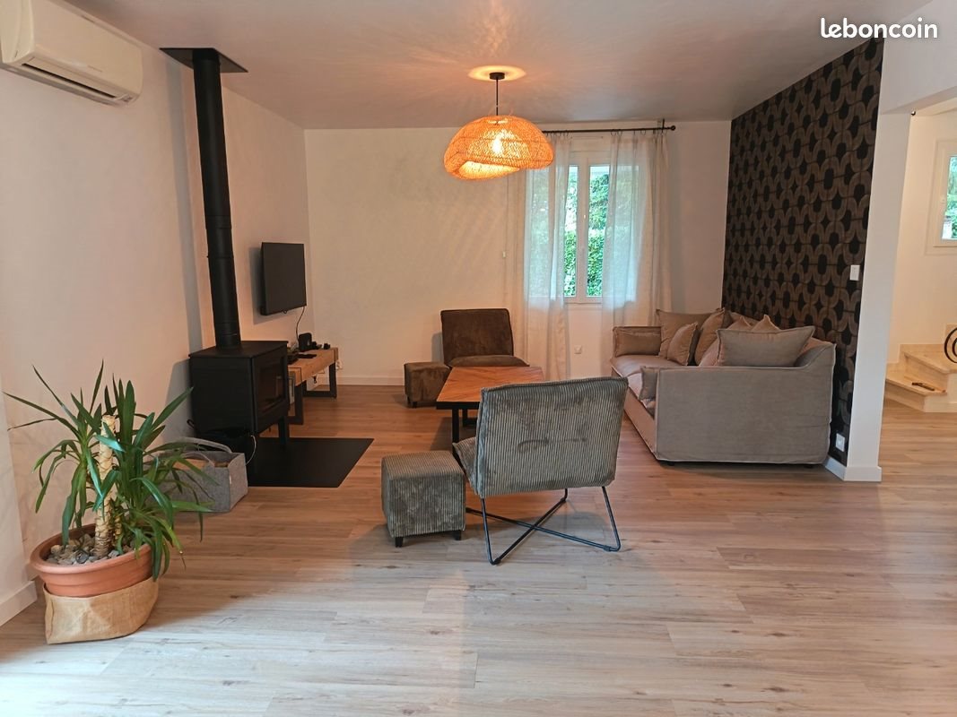 Maison à louer, 140m², Rodelle