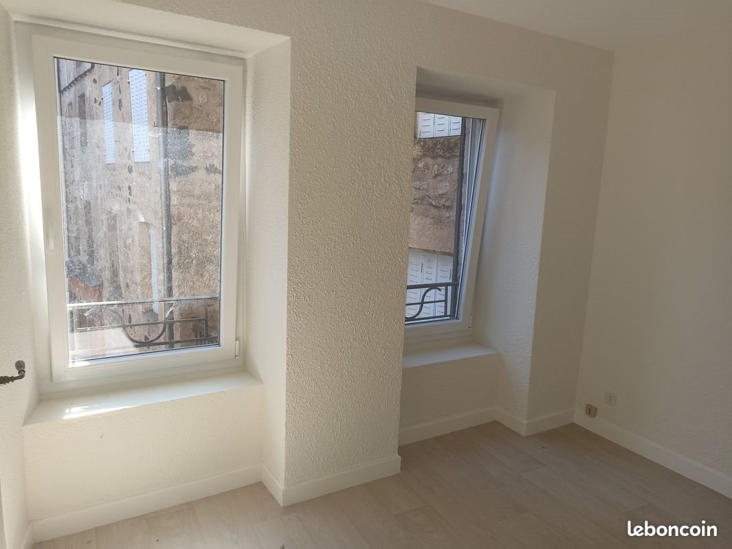 Appartement à louer, 55m², Pradelles
