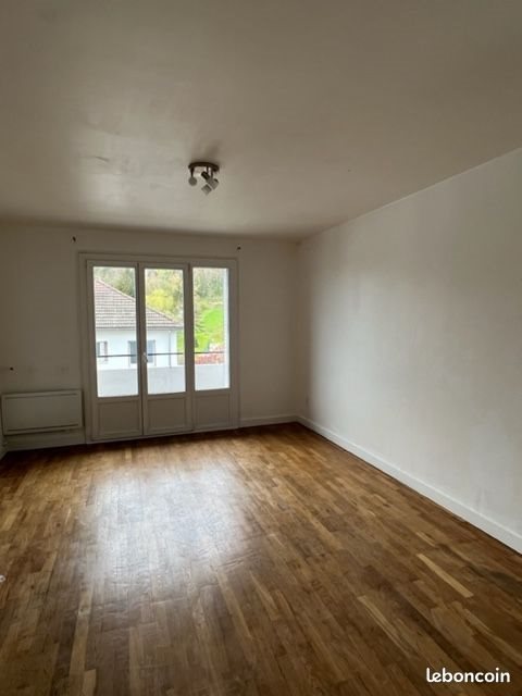 Appartement à louer, 63m², Macornay