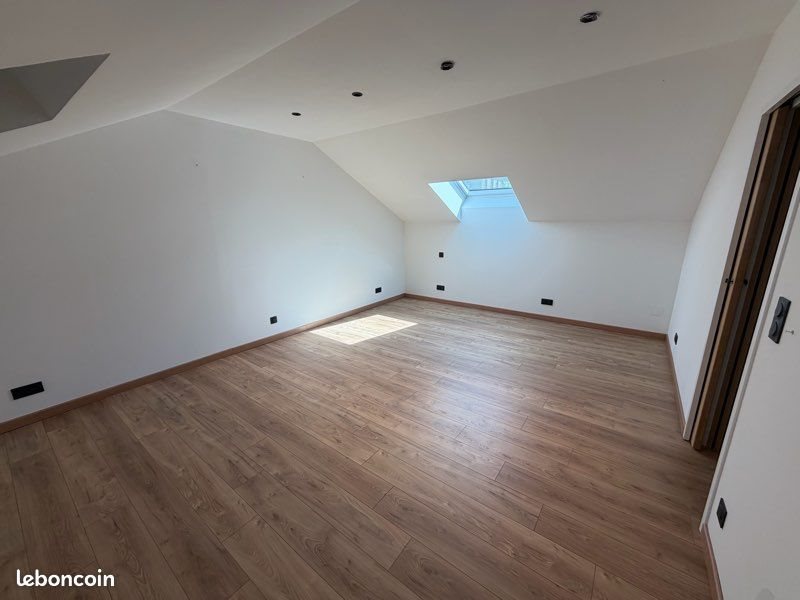 Maison à louer, 145m², Courcelles-Chaussy
