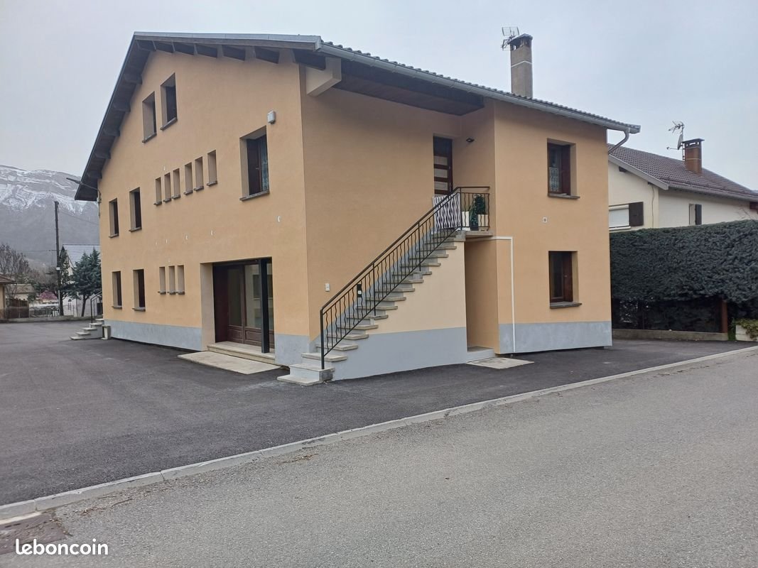 Appartement à louer, 55m², La Roche-des-Arnauds