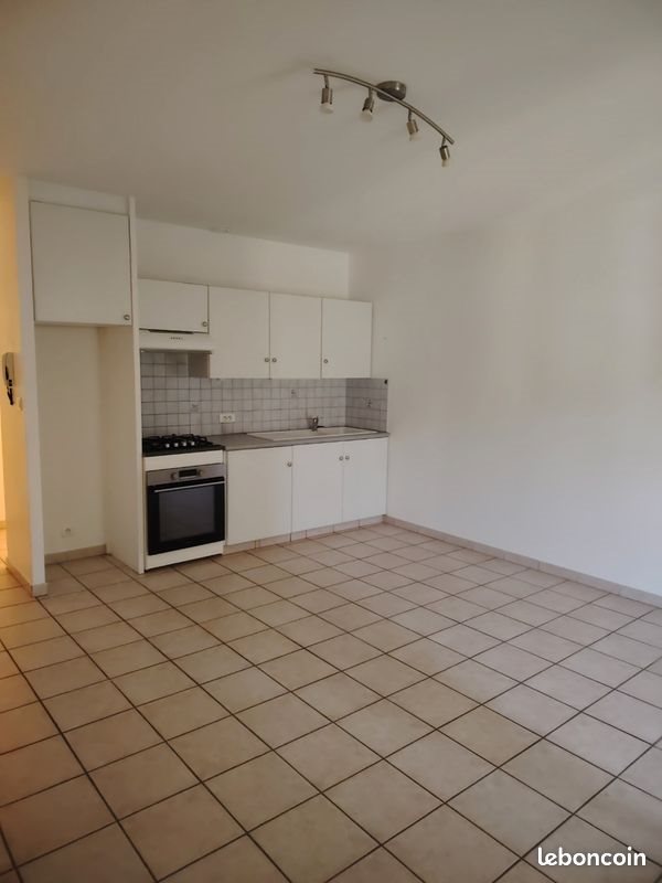 Appartement à louer, 55m², Caderousse