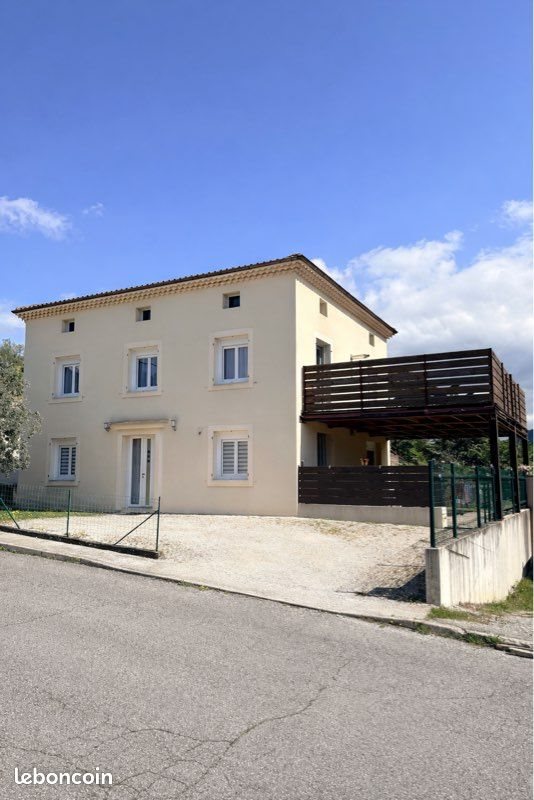 Appartement à louer, 149m², Les Ollières-sur-Eyrieux