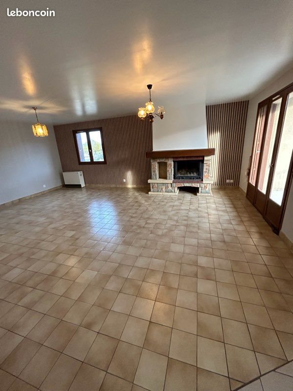 Appartement à louer, 80m², Laissac